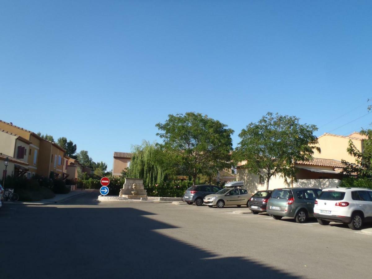 Appartement Dans La Residence Les Mazets De Camargue Арль Екстер'єр фото